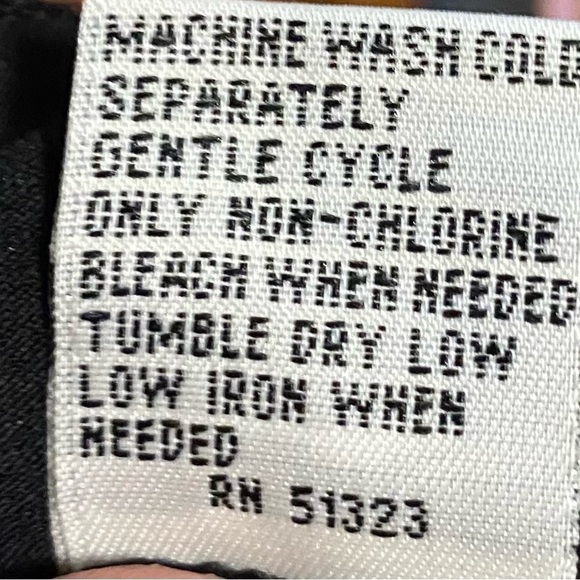 New Kenneth Cole New York Women’s Black Sleeveless Tank Ruffle Size Medium NWT - Picture 13 of 14